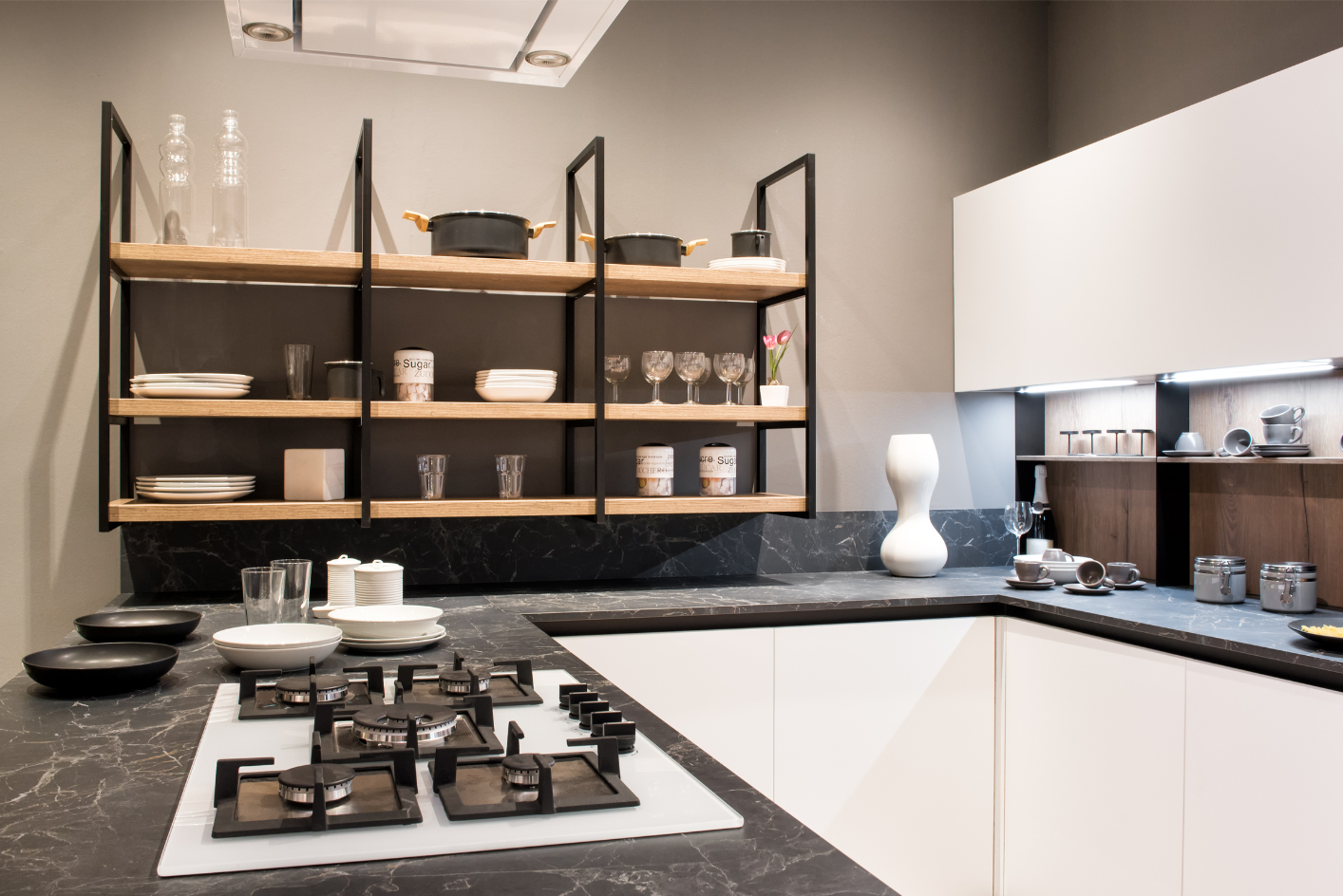 Quello che non ti dicono sul gres porcellanato in cucina